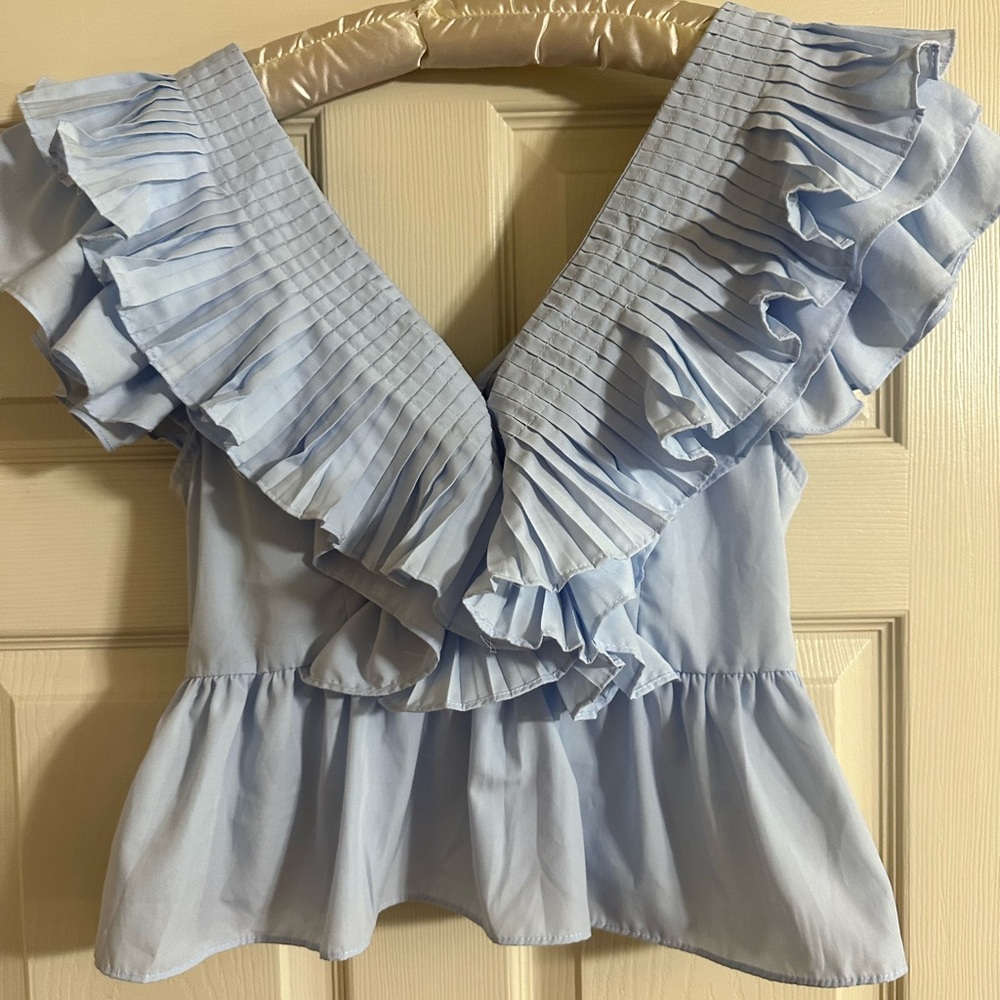 Women’s Entro size medium light blue boutique top